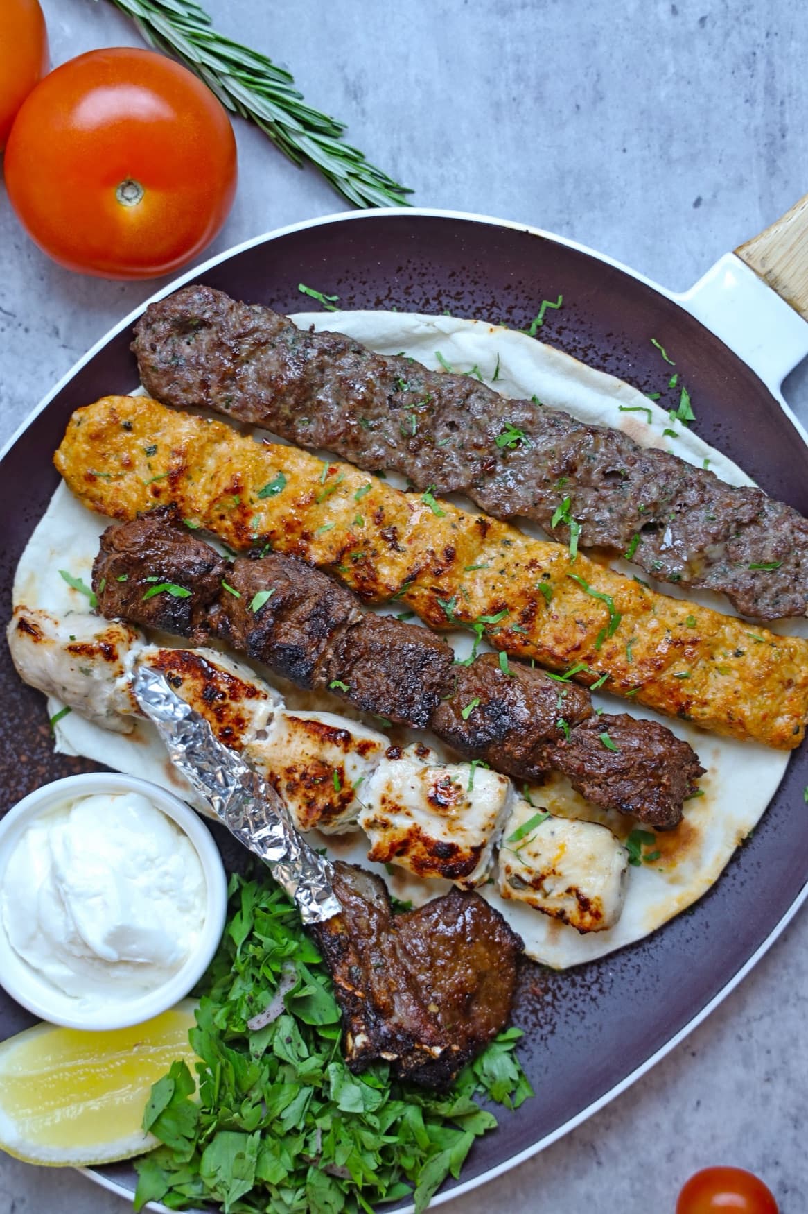 Karışık kebap tabağı — Adana, şiş, tavuk ve pirzola